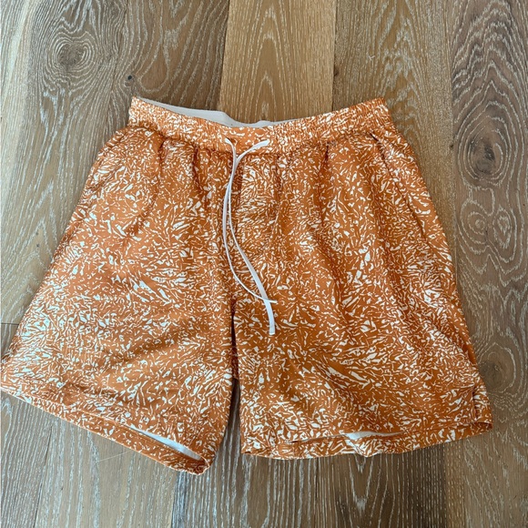 Lululemon men’s pool short 7” - Picture 6 of 10